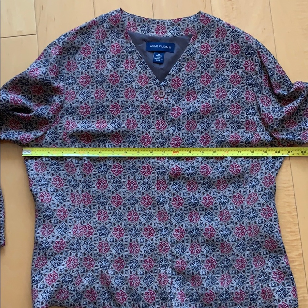 Patterned, Fully Lined Silk Blouse - image 7